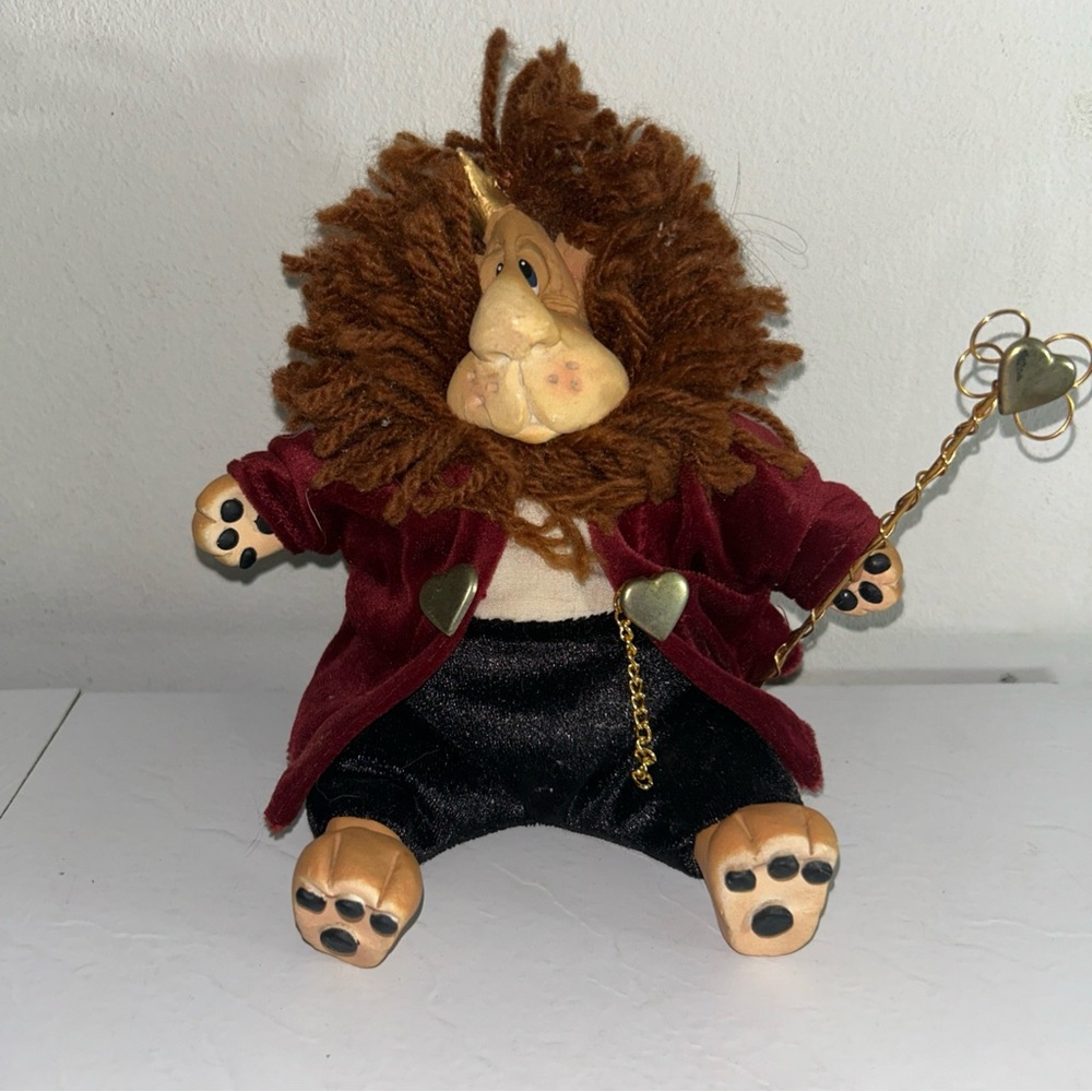 Russ Berrie Kathleen Kelly Roy L Tea #20475 Resin Bean Bag King Of Hearts Lion